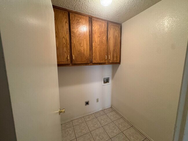 Building Photo - 11 Wagnon Dr