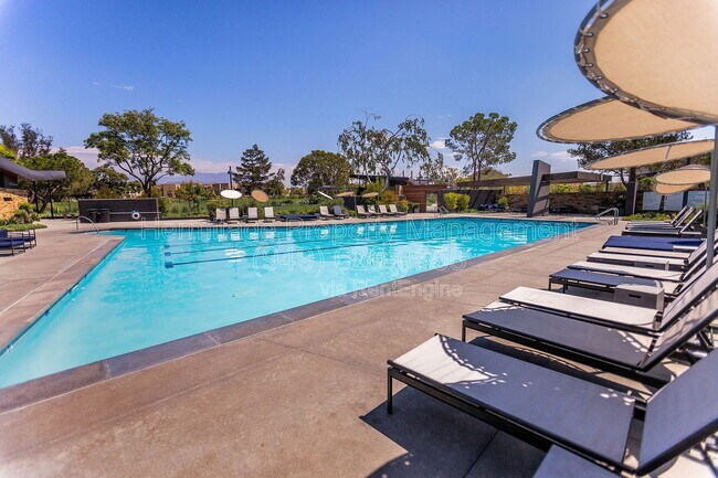 Building Photo - 341 Magnet