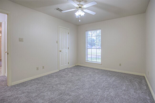 Building Photo - 103 Brittany Ln