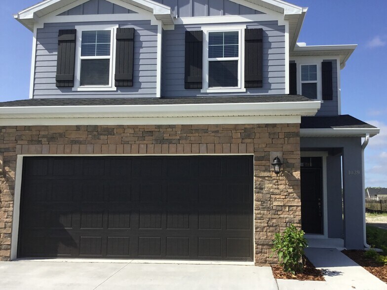 Primary Photo - 1039 Walden Pond Dr