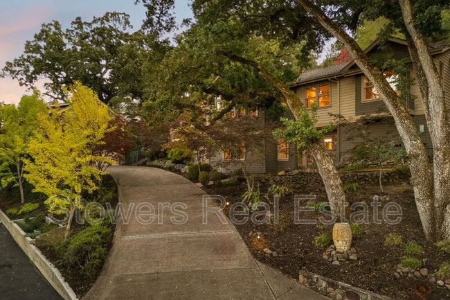 Building Photo - 775 Kirkcrest Rd