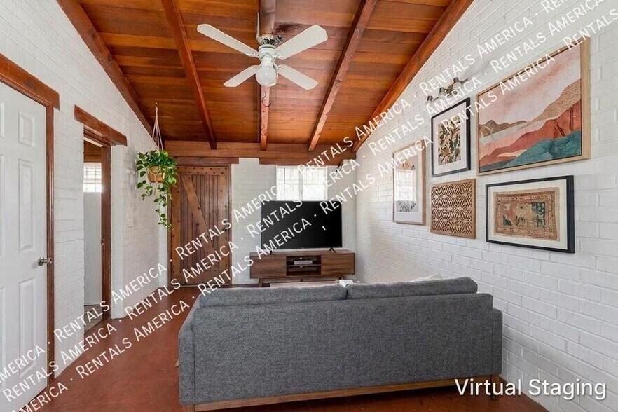 Building Photo - 947 N Alvernon Way