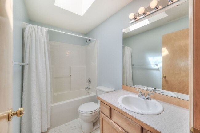 Building Photo - 14736 SE 185th Pl