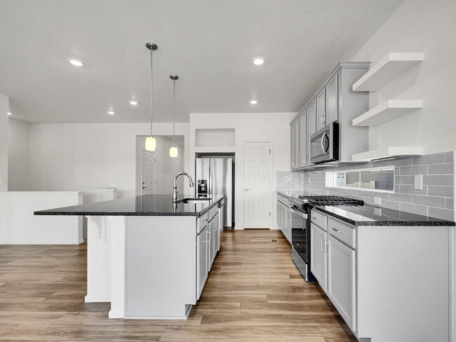 Building Photo - $3,295, 3 bed, 3 bath, located in Erie