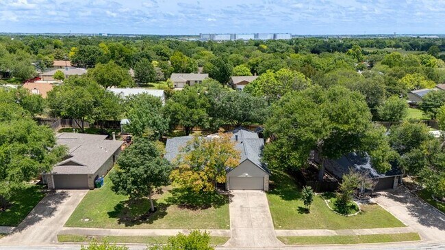 Building Photo - 1502 Quail Run Rd