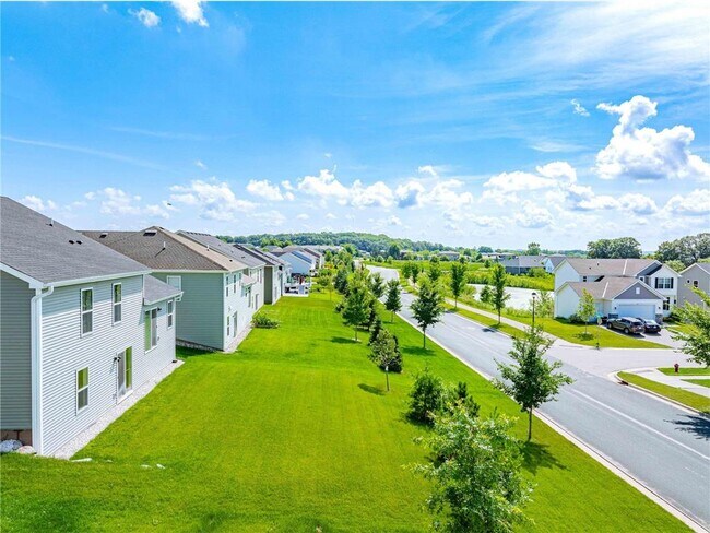 Building Photo - 1430 Nutmeg Cir