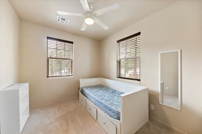 Building Photo - Railroad Springs Townhome for Rent!