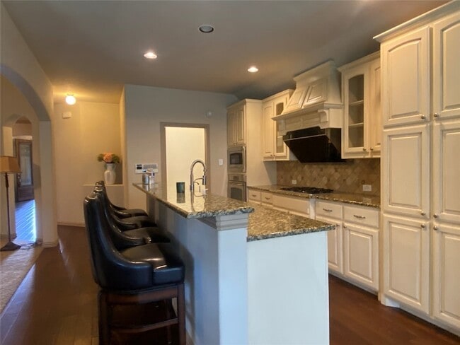 Building Photo - 380 Spring Meadow Dr