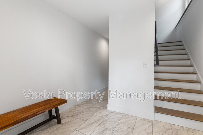 Building Photo - 125 Waynesville Ave