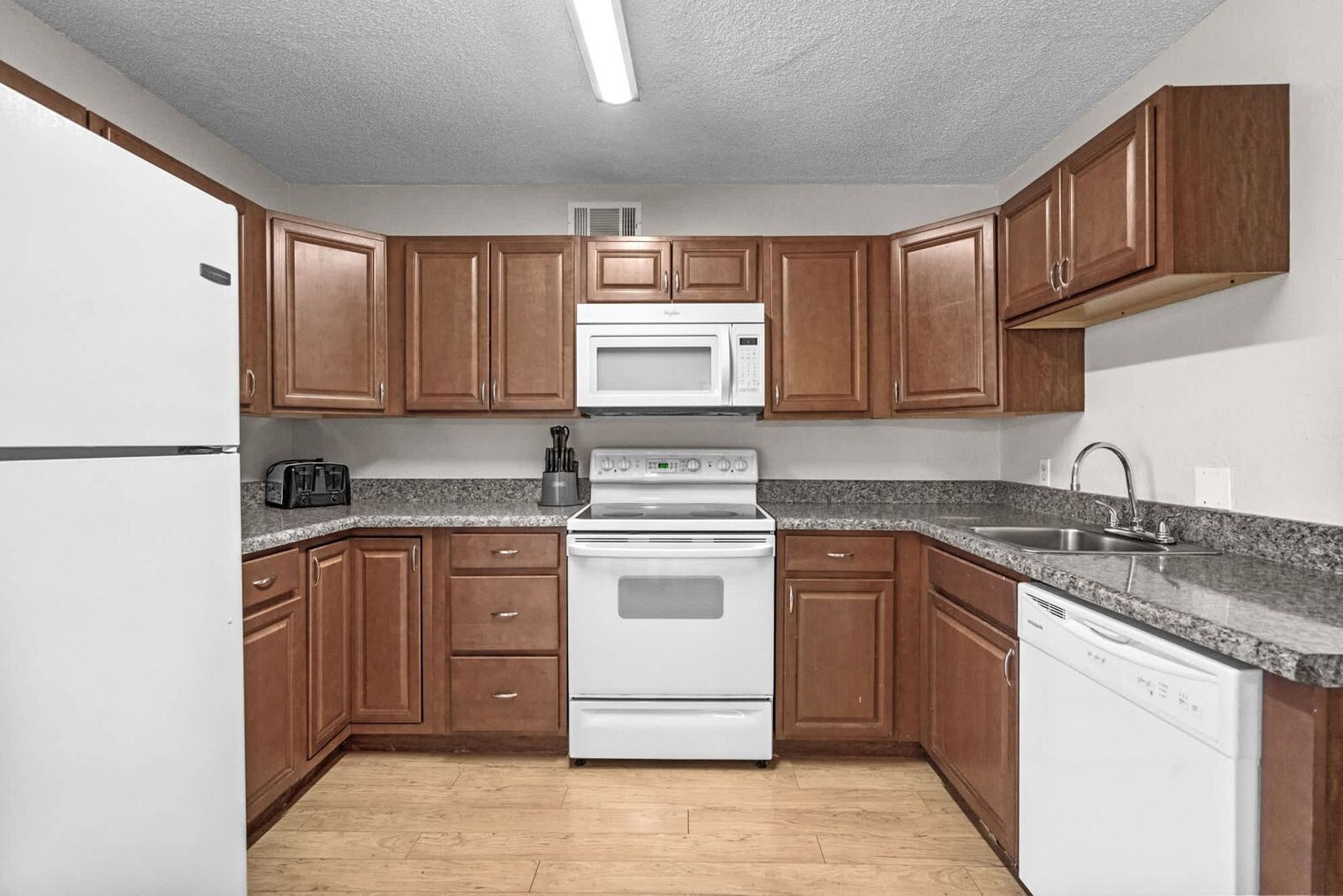 Building Photo - 2535 Great Scott Dr