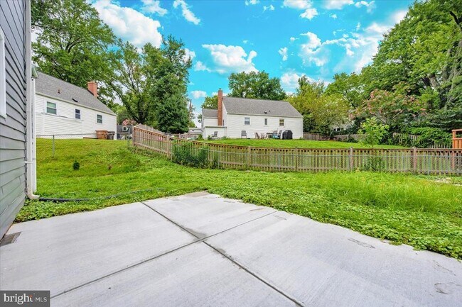 Building Photo - 13205 Okinawa Ave