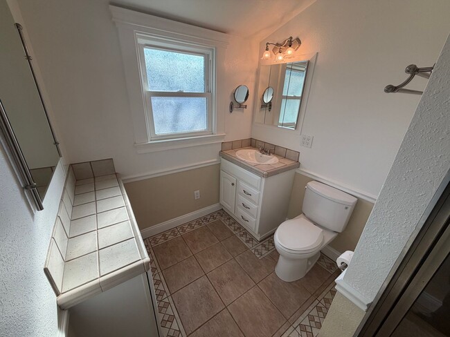 Building Photo - East Sacramento Home | 3 bedroom / 2 bathroom |1 bedroom 1 bath ADU | Available Now!