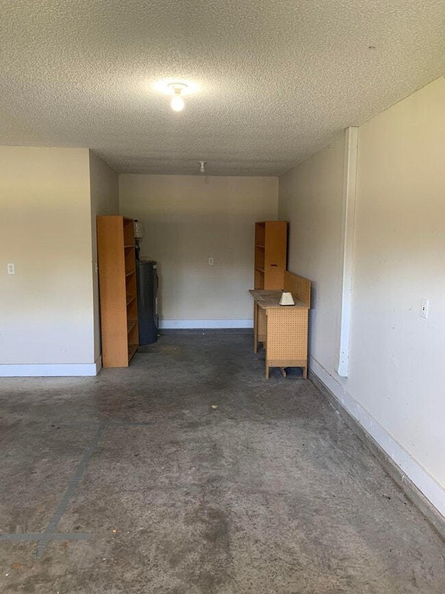 Building Photo - Nice Rancher in Toney