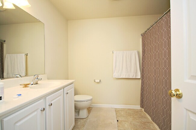 Building Photo - Pet Friendly Mill Creek Village Townhome