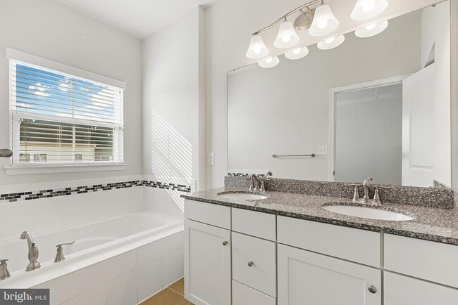 Building Photo - 101 Dallett Ln