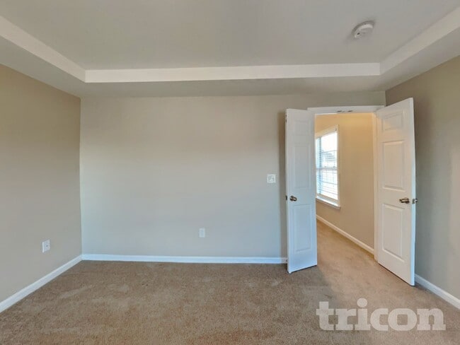 Building Photo - 45 Red Coat Dr