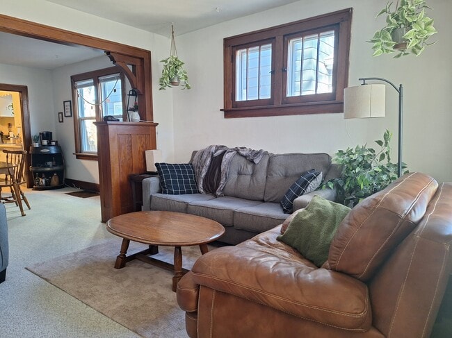 Building Photo - 622 N Broad St