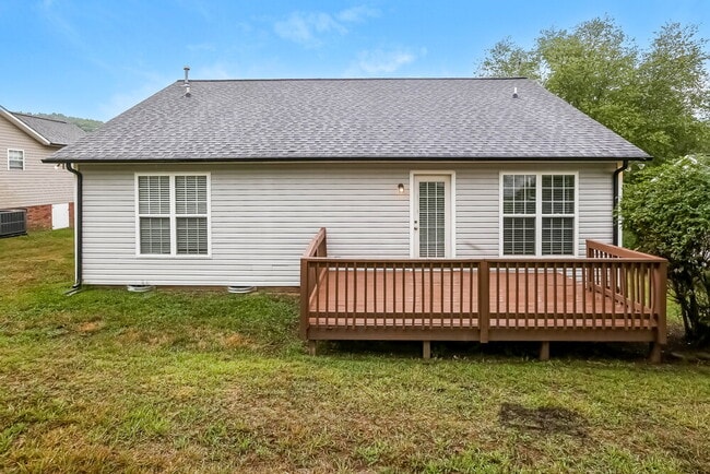 Building Photo - 1127 Piney Church Rd