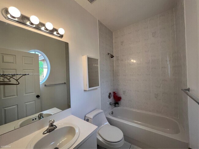Building Photo - 3 br, 3 bath House - 4941 Tradewinds Ter #...