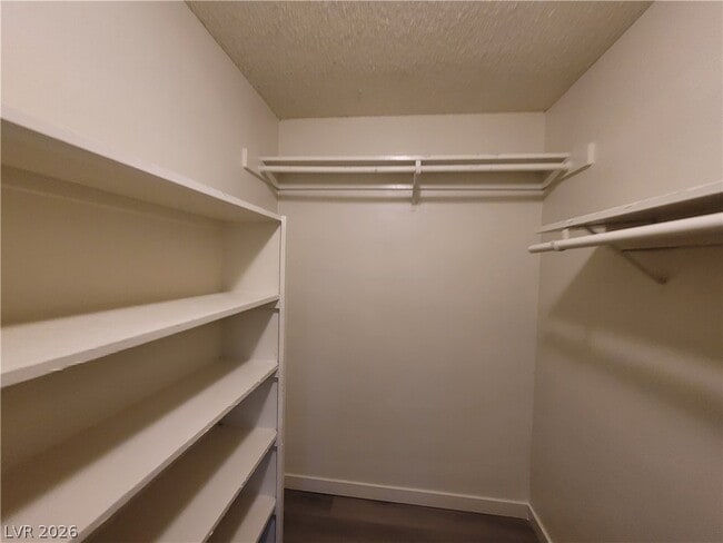 Building Photo - 615 S Royal Crest Cir