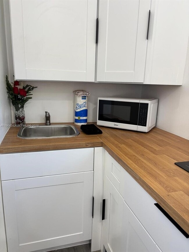 Building Photo - 10405 SW 107th Terrace