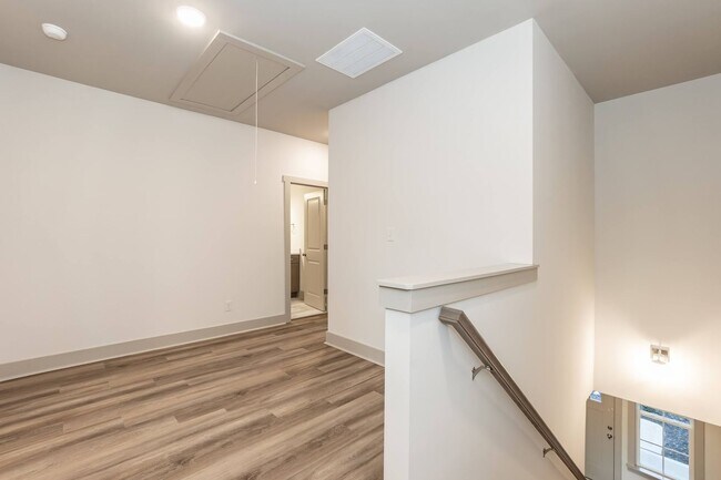 Building Photo - New Construction Modern Home!