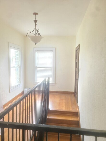Building Photo - 4703 Chenevert St