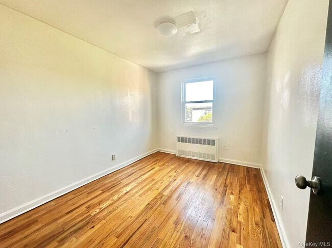 Building Photo - 72-43 66th Dr