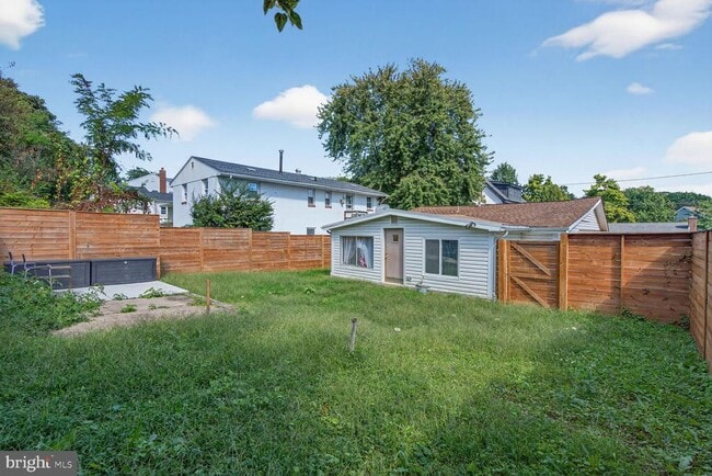 Building Photo - 2136 S Monroe St