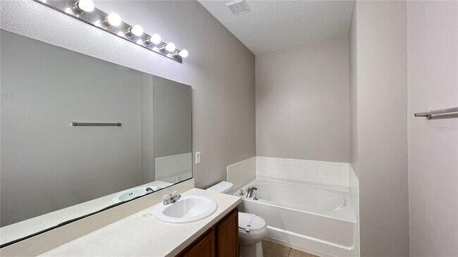 Building Photo - 318 Sand Ridge Dr
