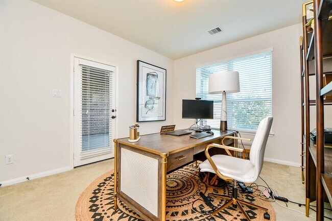 Building Photo - 3515 Summer Ranch Dr
