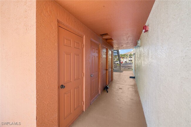 Building Photo - 6360 Aragon Way