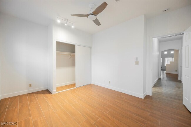 Building Photo - 7829 Ben Hogan Dr