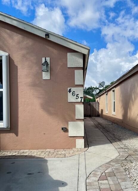 Building Photo - 4657 Clemens St