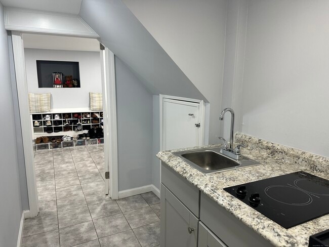 Building Photo - 104 Cambridge St