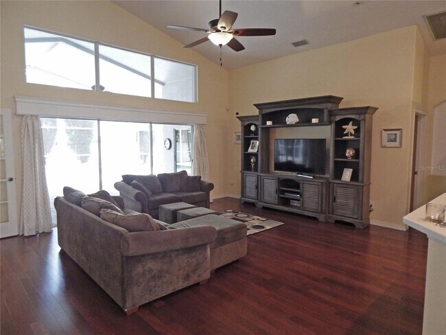 Building Photo - 5815 Heronview Cres Dr
