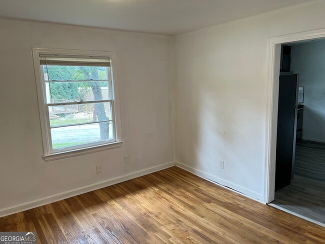 Building Photo - 1215 Westview Dr SW