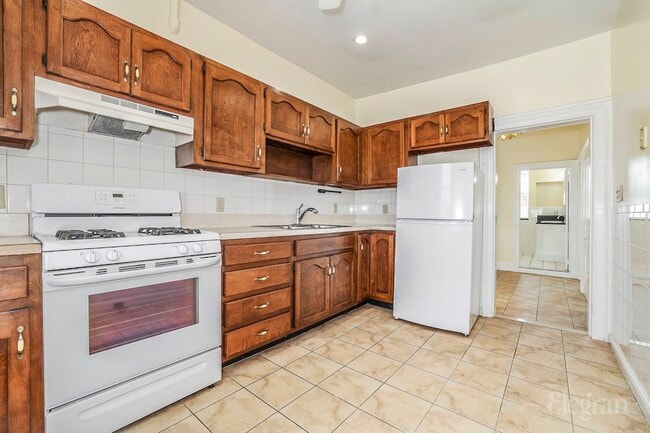 Primary Photo - 39 N Washington St