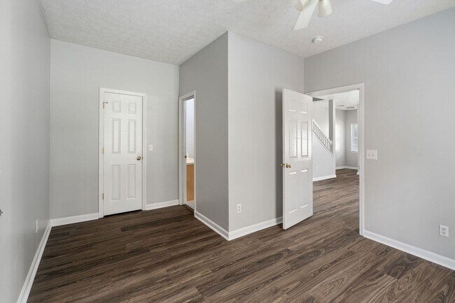 Building Photo - 3-Bed, 3-Bath Duplex Minutes from Auburn Shopping & Dining