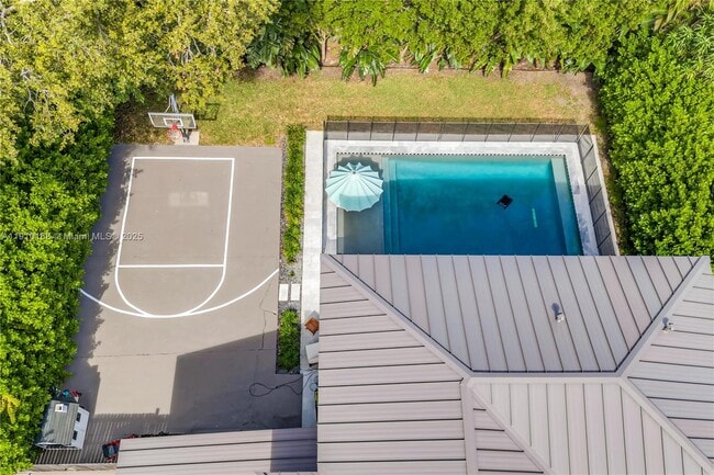 Building Photo - 1951 SW 23rd St