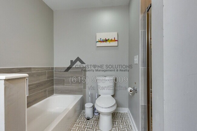 Building Photo - 1516 23rd Ave N
