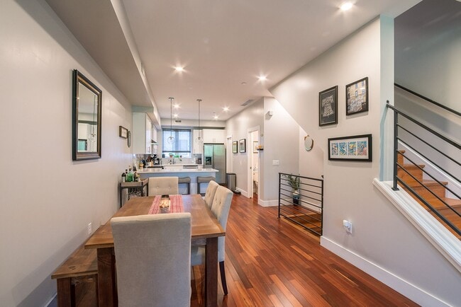Building Photo - Two Bed Fishtown Townhouse