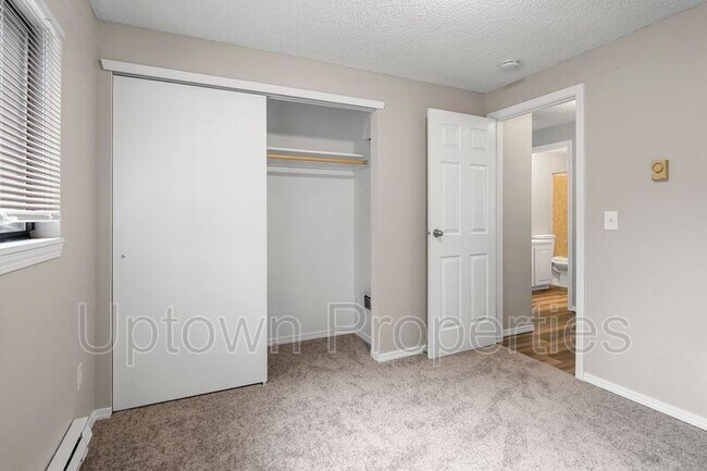 Building Photo - 5660 SW 180th Ave