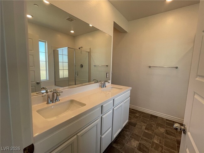 Building Photo - 20 Barbara Ln