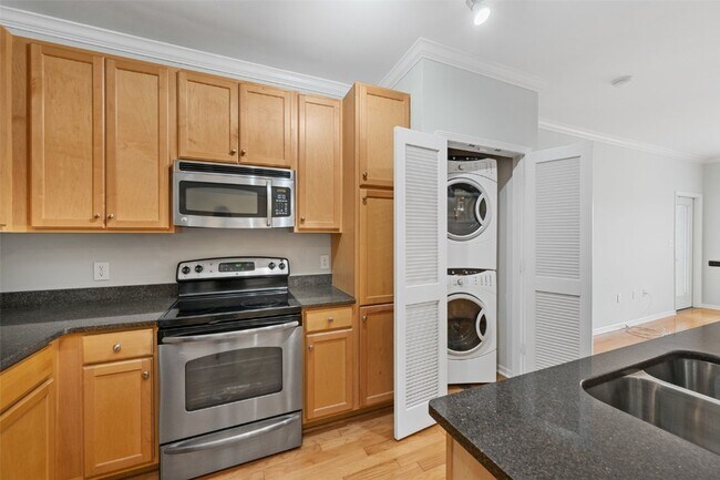 Building Photo - 1251 Strassner Dr
