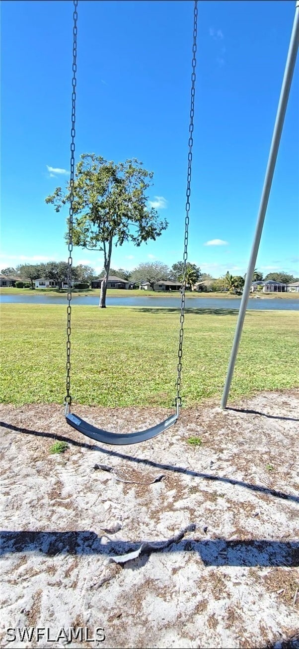 Building Photo - 687 Grove Dr