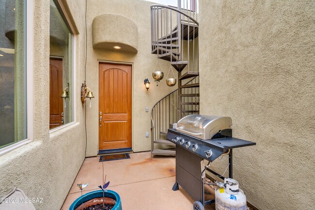 Building Photo - 1105 Lombard Way