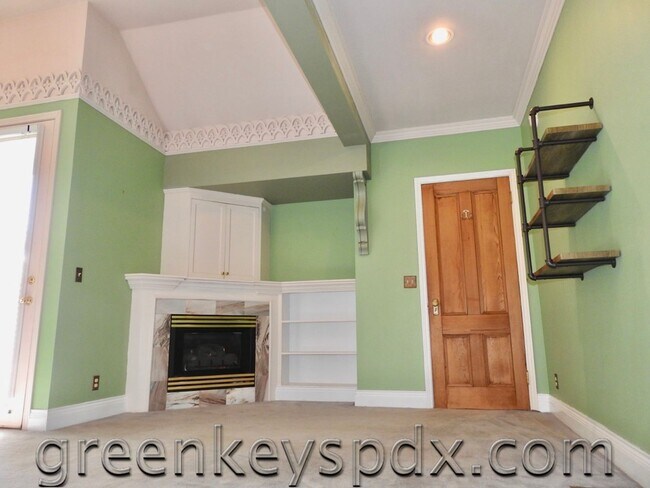 Building Photo - 10197-1136