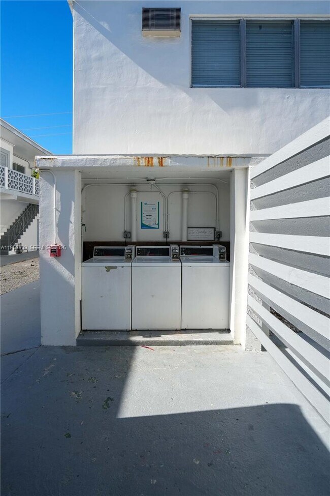 Building Photo - 7931 East Dr