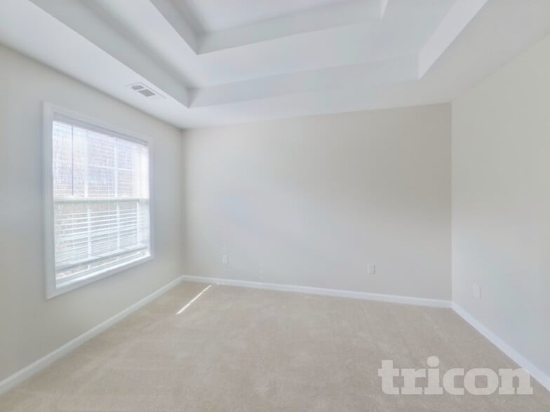 Building Photo - 374 Madison Ave